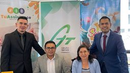 Equipo comercial de GTT en Quito, liderado por Jorge Sánchez, gerente comercial región sierra de Grupo Turístico.