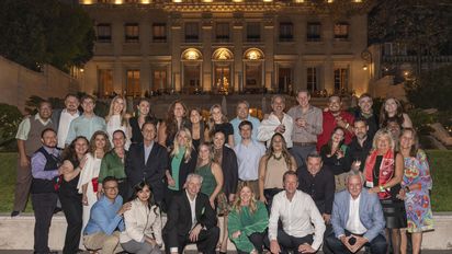 Los equipos de Furlong Fox y FCM Travel en el imponente marco del Palacio Duhau.