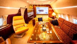 El Boeing 727 convertido en Airbnb ofrece una experiencia de lujo y confort en un jet histórico. &nbsp;