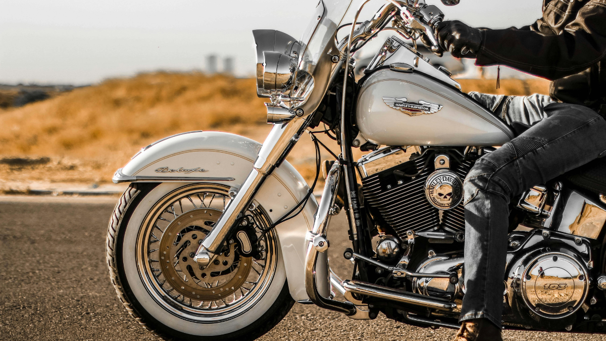 Recorre el oeste de Estados Unidos a bordo de una Harley-Davidson.