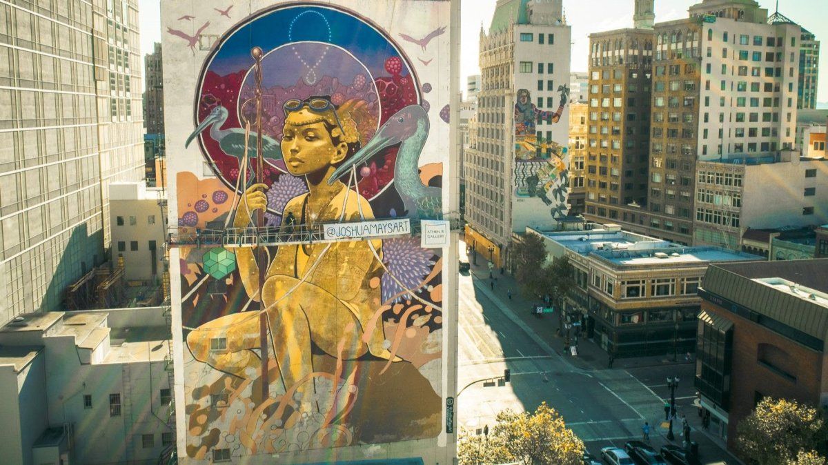  Oakland aloja una rica oferta cultural y artística exhibiendo más de 600 murales públicos y sitios como el Museo de California de Oakland y el Museo y Biblioteca Afroamericanos.