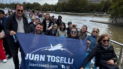 Los invitados de Juan Toselli durante el exclusivo fan tour.