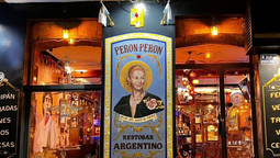 altText(Gastronomía: conocé los 5 mejores bodegones temáticos de Buenos Aires)}