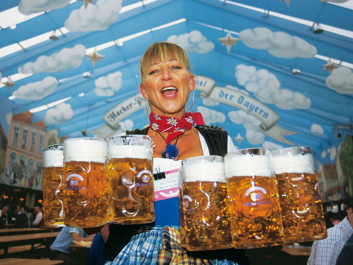 Oktoberfest, una de las fiestas con más atractivo internacional de Alemania. Oktoberfest, una de las fiestas con más atractivo internacional de Alemania.