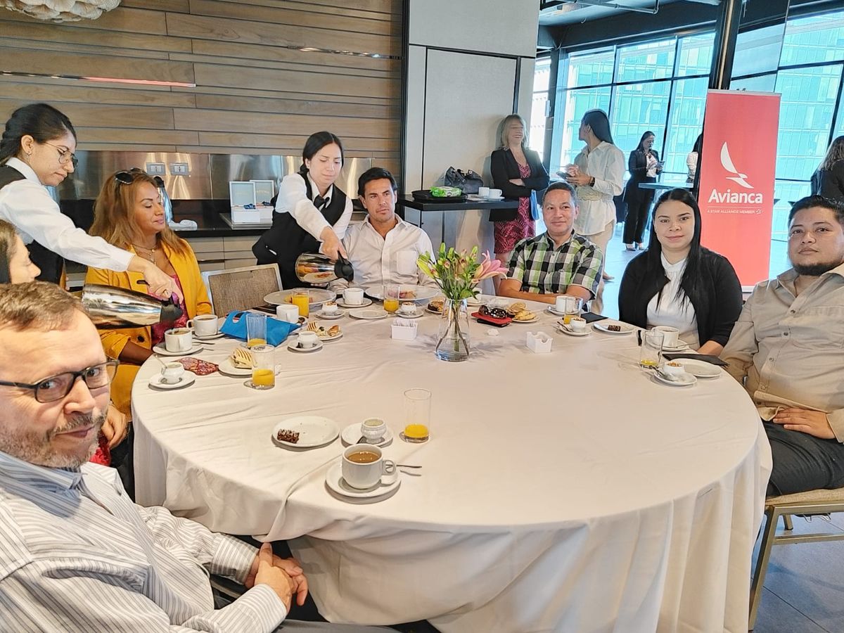 Cartagena: gran éxito en desayuno para profesionales