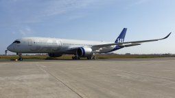 Uno de los modernos Airbus A350 de SAS, que han permitido que la aerolínea mejore su performance en sostenibilidad.