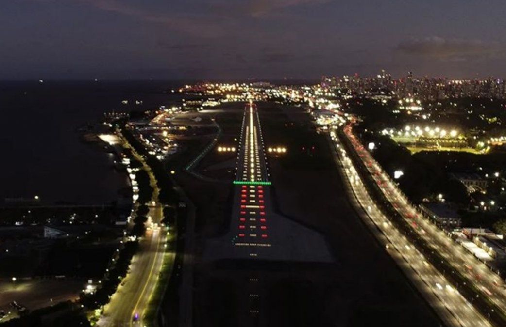 El Aeroparque Jorge Newbery pasó de categoría y esto minimizó finalmente la cancelación de vuelos.