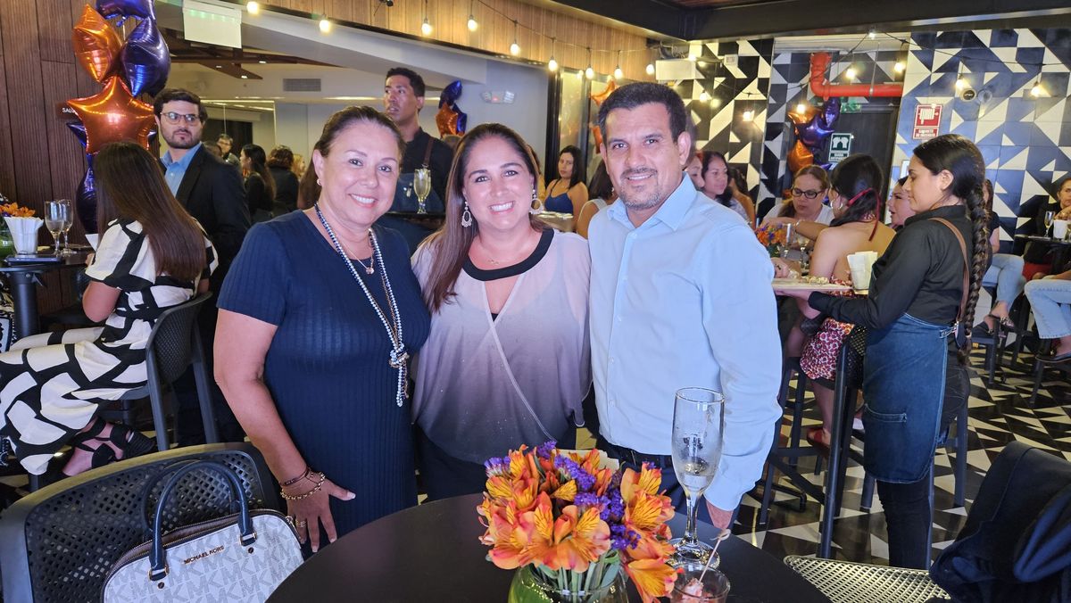 Agentes de viajes invitadas al lanzamiento de Journey Assist.