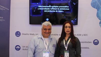 Heriberto Sánchez y Claudia Hernández de Klear Technology Group.