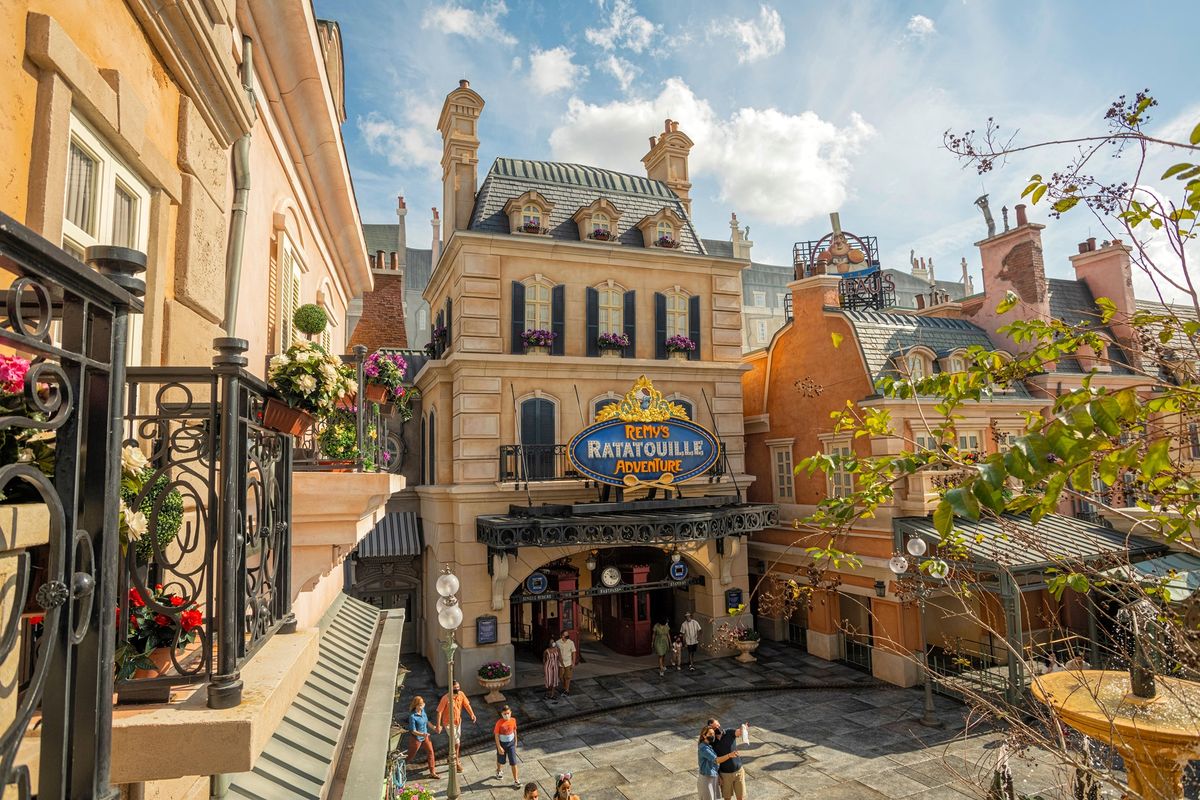 Disney en Orlando: aprovecha el sistema FastPass+ para acceder a los juegos evitando las largas filas.