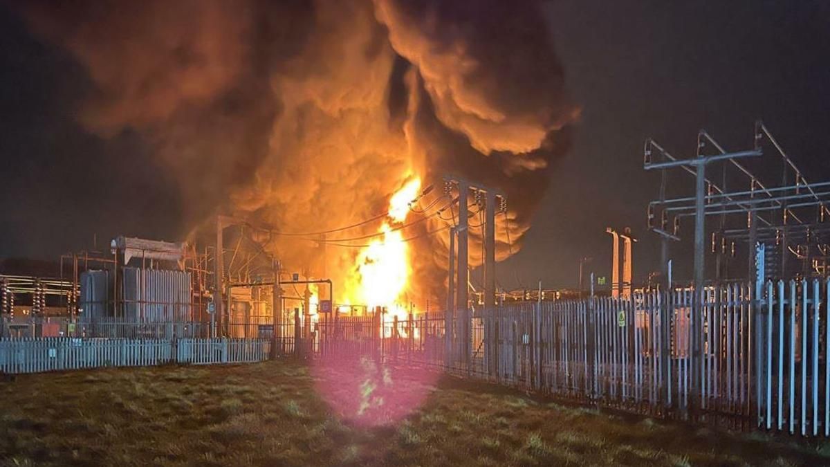 Incendio de una subestación eléctrica del aeropuerto de Heathrow.