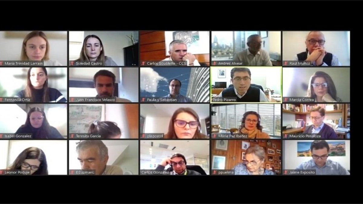 El subsecretario explicó los alcances del "seguro Covid-19" frente a la Cámara de Comercio de Santiago.