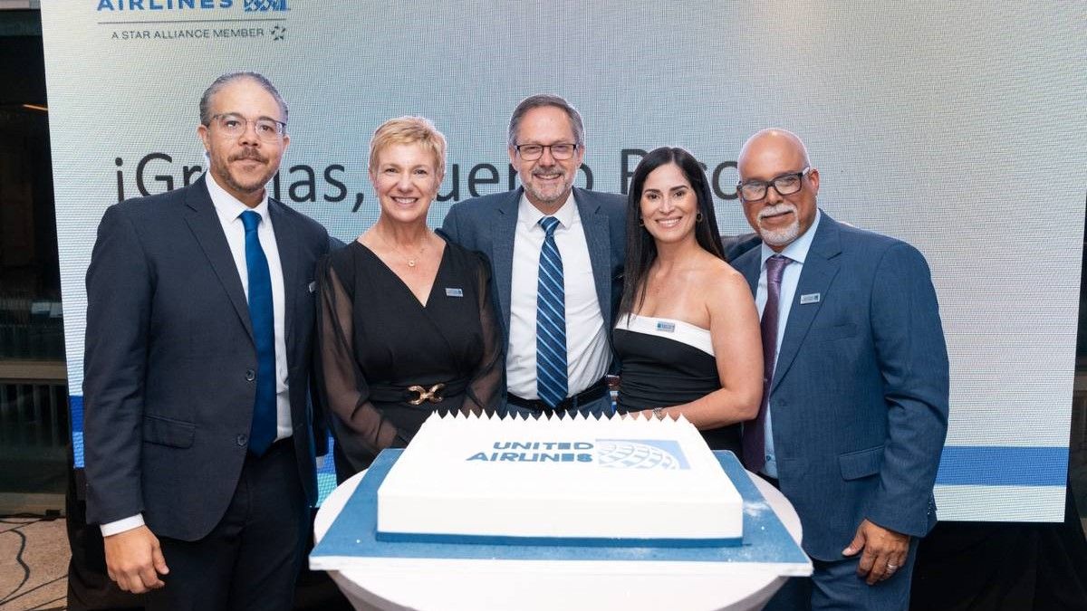 United cumplió 35 años de actividad desde Puerto Rico a Estados Unidos.