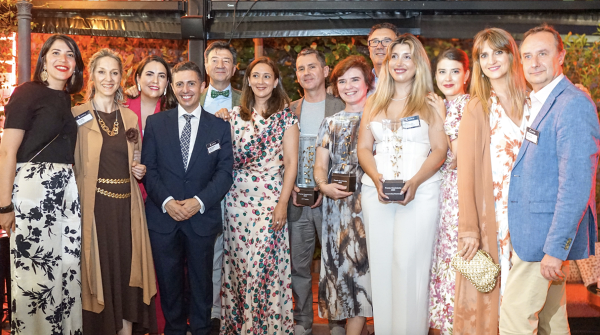 Parte del equipo de Tourism&Law (Grupo Atlantigo) y los premiados en la sexta edición del Law&Friends.