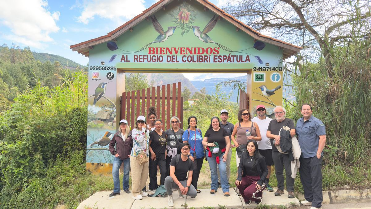 En el marco del fam trip a Chachapoyas, operadores internacionales visitaron el Refugio del Colibrí Cola de Espátula en Cocachimba. En el marco del fam trip a Chachapoyas, operadores internacionales visitaron el Refugio del Colibrí Cola de Espátula en Cocachimba.