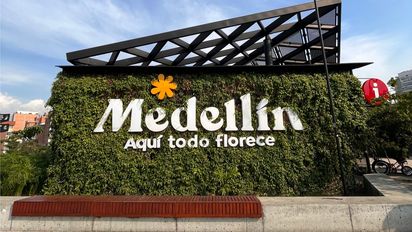 Estrategia turística 2026 por Greater Medellín Convention & Visitors Bureau.