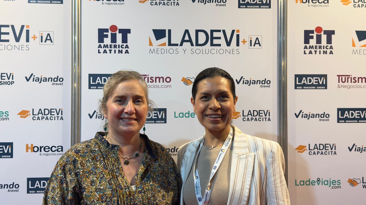 Ingrid Thaerigen, directora comercial de Volando Viajes; y María Guadalupe Sánchez, directora de la compañía en México.