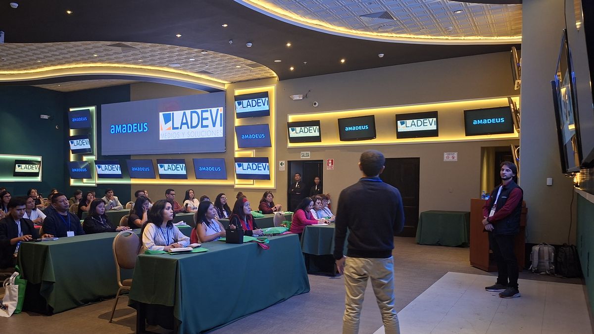 Los ejecutivos de Amadeus expusieron las herramientas y funcionalidades que permiten a las agencias centralizar la gestión integral del viaje. Los ejecutivos de Amadeus expusieron las herramientas y funcionalidades que permiten a las agencias centralizar la gestión integral del viaje.