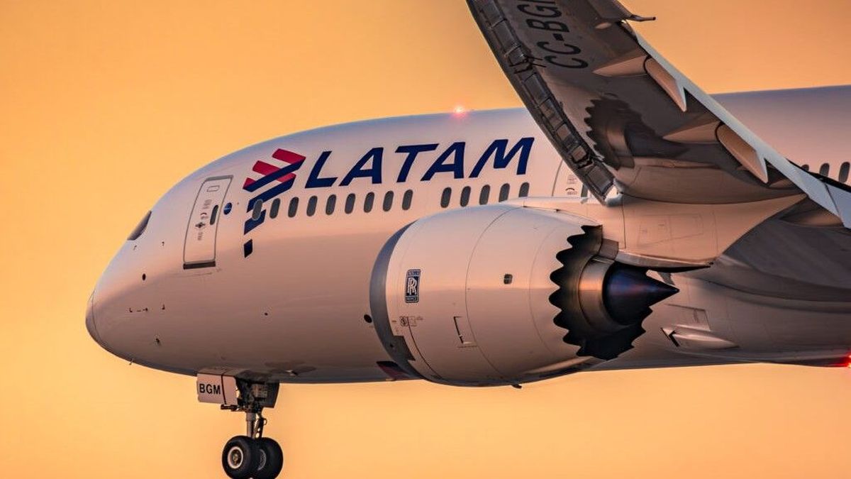 Uno de los aviones de la flota de LATAM Airlines. Uno de los aviones de la flota de LATAM Airlines.