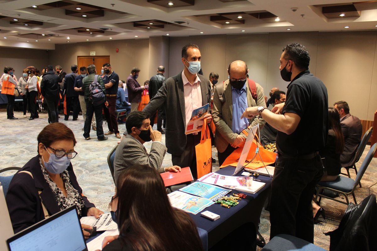 Viva Vacation durante el workshop de Ladevi en Bogotá.