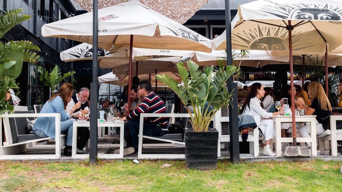 Malloy's, en Martínez, tiene una vista espectacular al río. Conocé más en la nota. Malloy's, en Martínez, tiene una vista espectacular al río. Conocé más en la nota.