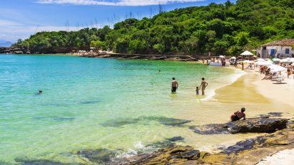 Un juez revocó la sentencia que establecía un plazo de 72 hs. para que los turistas abandonaran el balneario de Búzios.