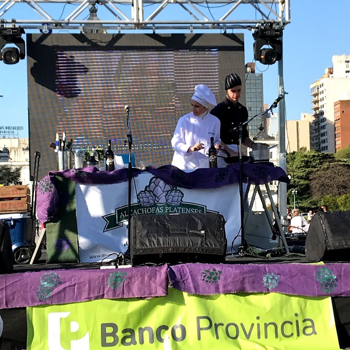 Escapadas gourmet: La Plata celebra este fin de semana la fiesta del alcaucil. Sabores, música y ferias en la rambla 137. Escapadas gourmet: La Plata celebra este fin de semana la fiesta del alcaucil. Sabores, música y ferias en la rambla 137.