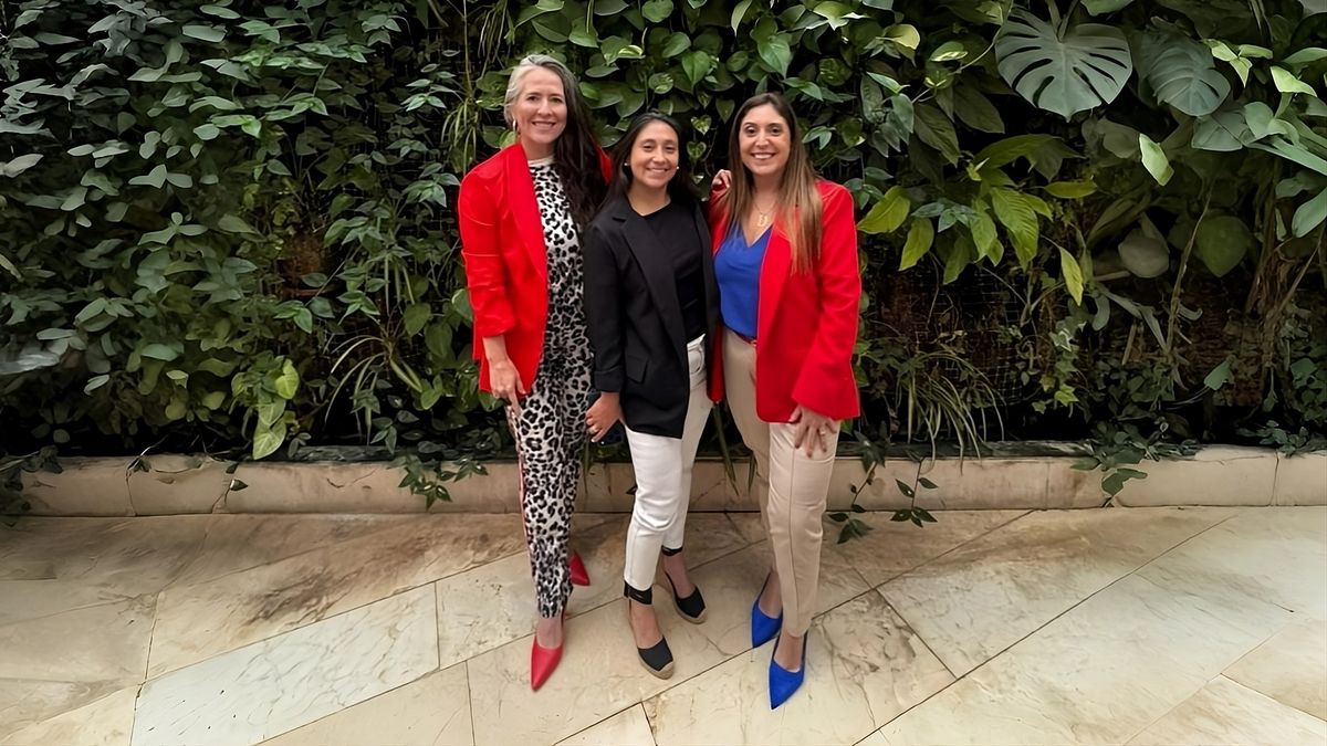 Carolina Molina, Carolina Acuña y Daniela Mocarquer son las impulsoras de esta iniciativa para agentes de viajes.&nbsp;