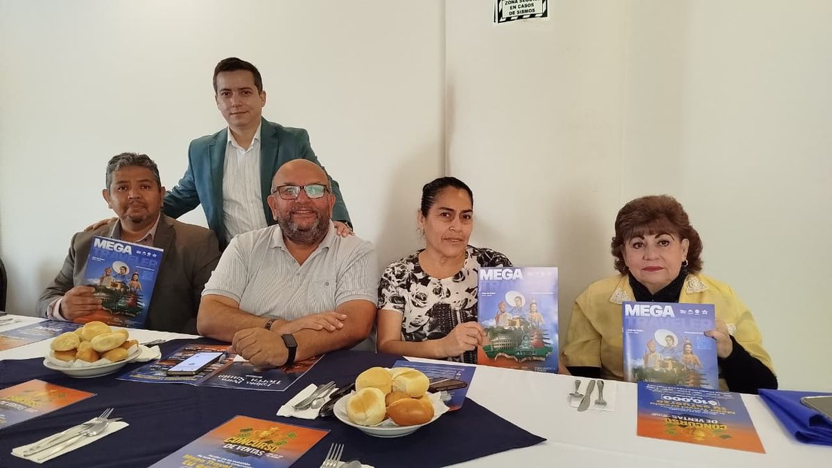 Alejandro Muñoz junto a las agencias invitadas.