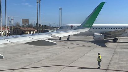 Sky Airline y Latam Airlines ofrecieron cambios de itinerario a pasajeros con vuelos para los días 25 y 26 de febrero.