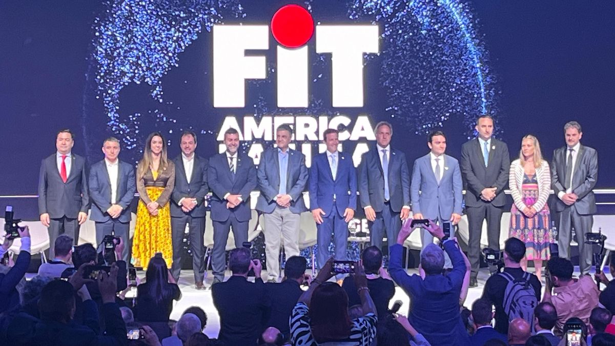 Autoridades presentes en el marco de FIT 2024: Andr&eacute;s Dey&aacute;, presidente de Faevyt; Daniel Scioli, secretario de Turismo, Ambiente y Deportes; Gustavo Hani, presidente de la CAT; Jorge Macri, jefe de gobierno porte&ntilde;o; Valent&iacute;n D&iacute;az Gilligan, presidente del Ente de Turismo de &nbsp;la Ciudad de Buenos Aires; Yanina Mart&iacute;nez, subsecretaria de Turismo; Fabi&aacute;n Lombardo, presidente de Aerol&iacute;neas Argentinas; Adri&aacute;n Manzotti, presidente de Aviabue.