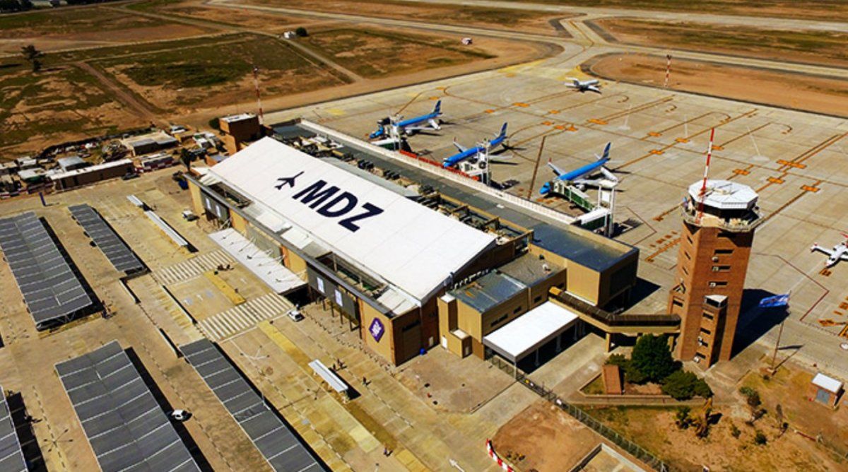 Aeropuerto Internacional de la Ciudad de Mendoza, Gobernador Francisco Gabrielli.