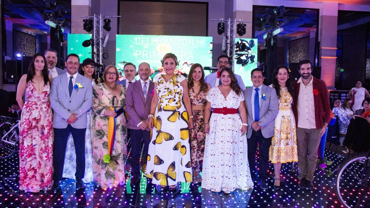 Los socios de GMA durante el festejo.