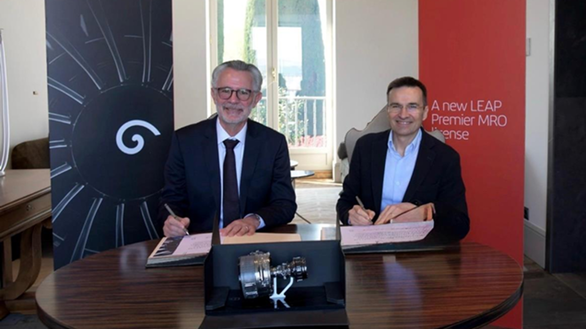 El CEO de Iberia, Marco Sansavini y el CEO de CFM International, Gaël Méheust