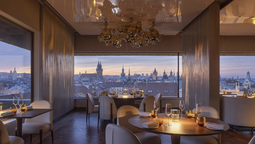 Interior del InterContinental Prague (IHG).