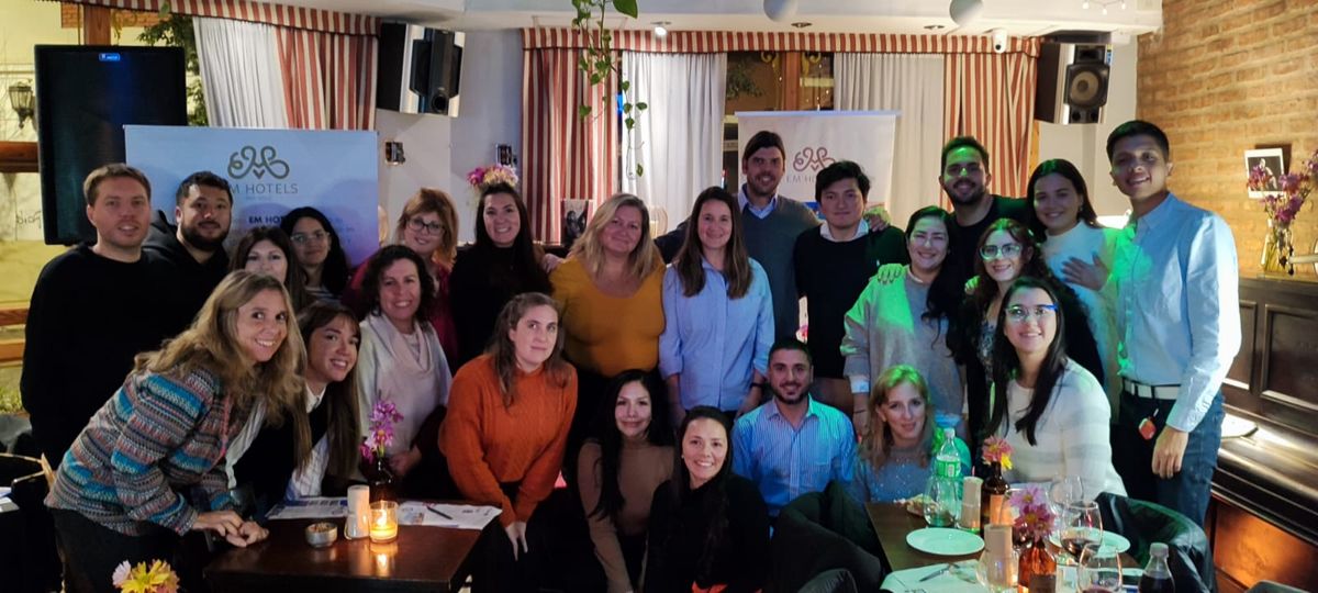 EM Hotels organizó una velada relajada para comunicar sus novedades al trade.