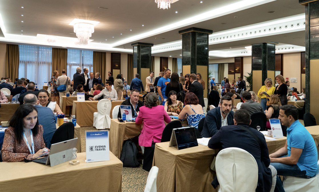 Agentes de viajes en el workshop de CEAV