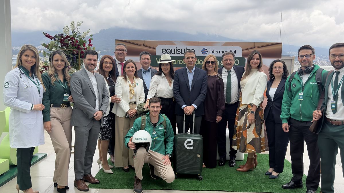 Personal de Intermundial y Equisuiza, en presentación oficial de alianza en Quito.