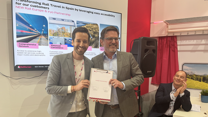 Representantes de Iryo y Rail Europe tras la firma del acuerdo,