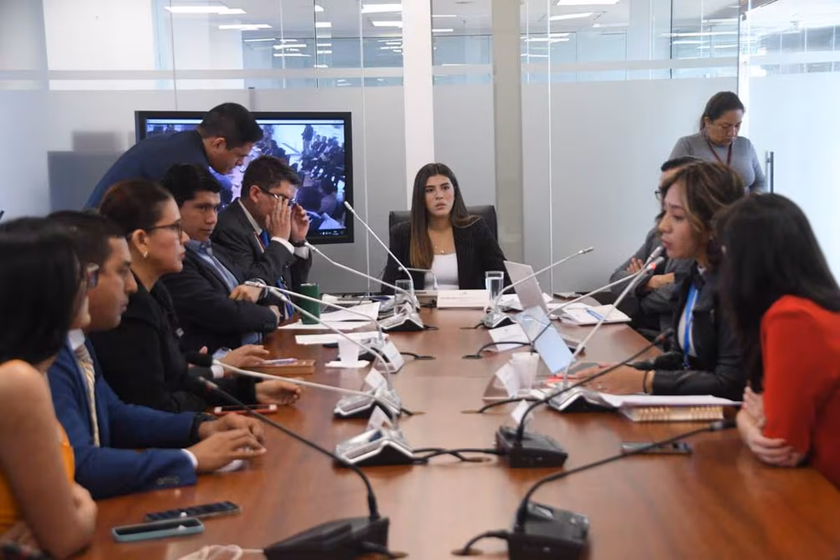 La Comisión de Desarrollo Económico aprobó el informe e incluyó la reducción del IVA en cuatro puntos para actividades turísticas durante los feriados. - Ladevi Medios y Soluciones La Comisión de Desarrollo Económico aprobó el informe e incluyó la reducción del IVA en cuatro puntos para actividades turísticas durante los feriados.