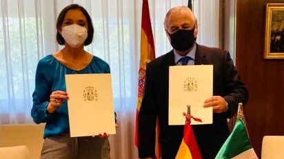María Reyes Maroto y Miguel Torruco Marqués&nbsp;firmaron en Fitur un acuerdo para la homogeneización de protocolos biosanitarios.