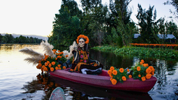Vive la magia del Día de Muertos en Xochimilco con estas experiencias únicas.