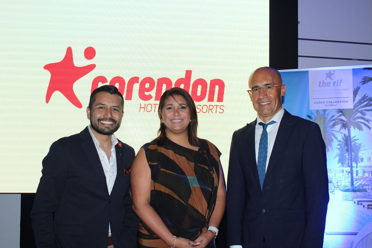 Andrés Rodríguez, comercial de Corendon Colombia, Ashari Mendes, directora de Ventas Curazao y Biray Ogut, director de Cadena en Curazao.