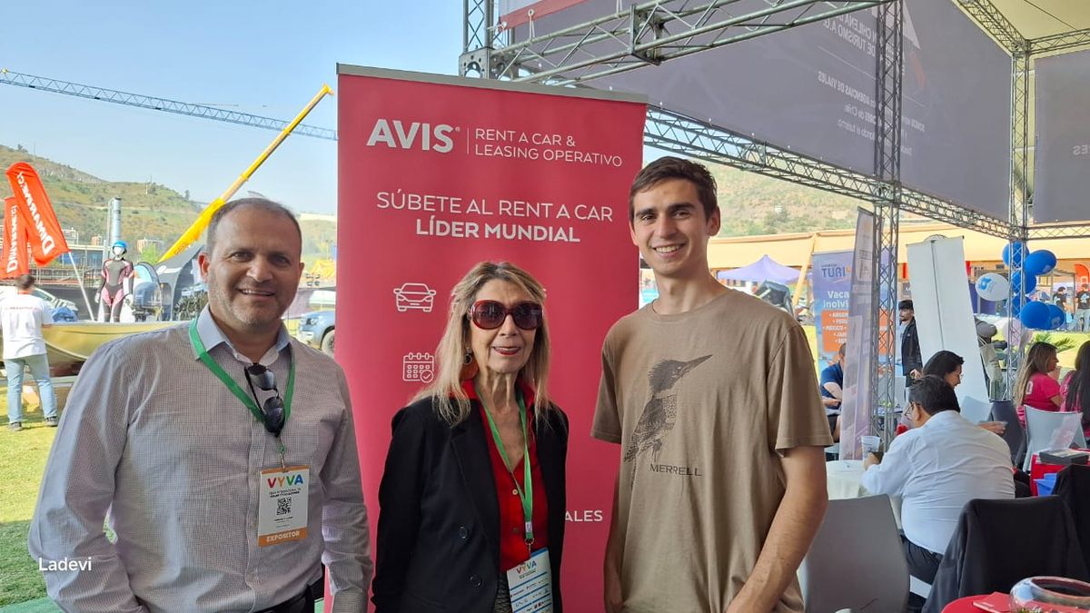 El equipo de Avis Rent a Car Chile en VyVA 2025.   