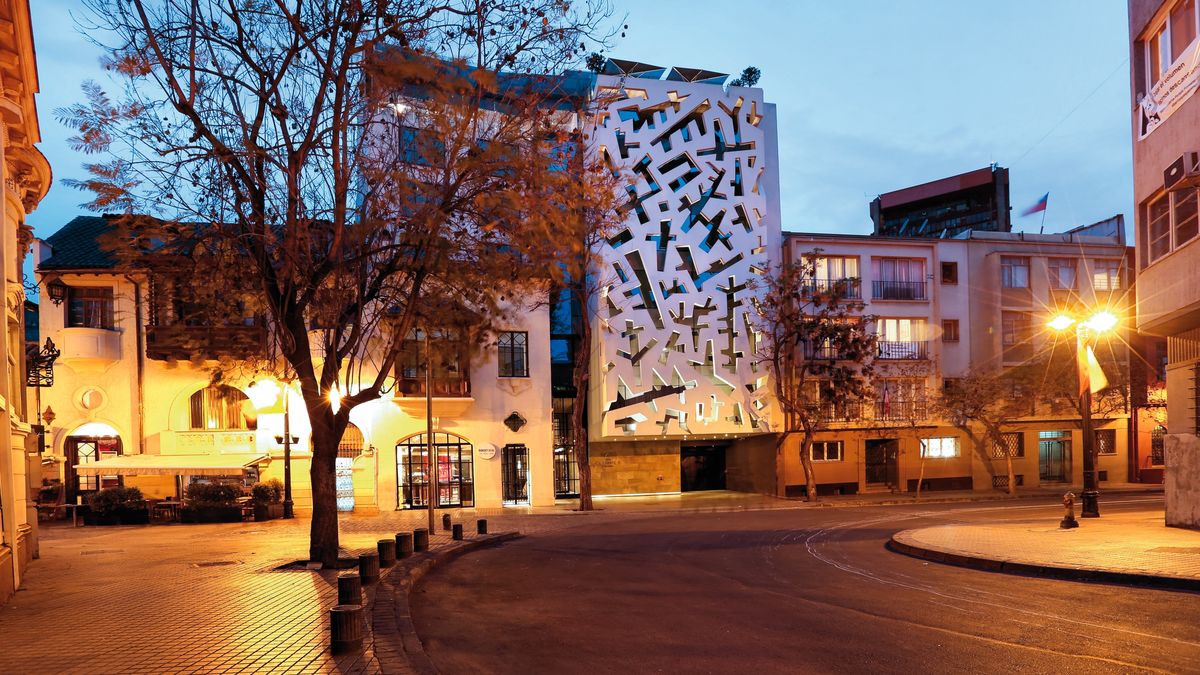 Hotel Cumbres Lastarria, una de las propiedades de la cadena. - Ladevi Medios y Soluciones Hotel Cumbres Lastarria, una de las propiedades de la cadena.