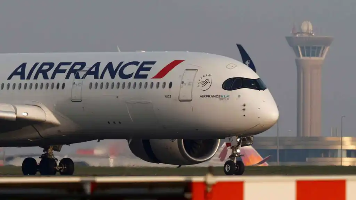 Air France contin&uacute;a ofreciendo desde Par&iacute;s catering de alto vuelo en sus cabinas premium.