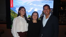 Daniella Luyo, especialista en desarrollo de negocios de Lima Tours, Lizeth García, directora del Departamento de Producto de Aviatur y Ronald Vera, gerente comercial de Lima Tours.