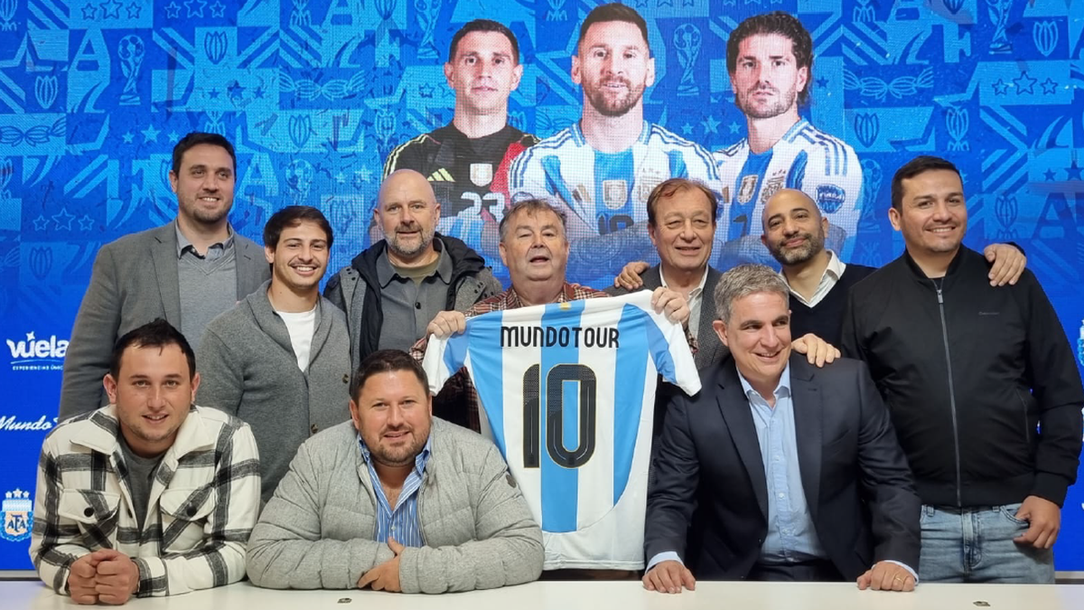 En el predio de la AFA en Ezeiza se reunieron los operadores designados para comercializar el Mundial 2026.