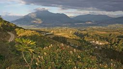 Uno de los pueblos mágicos más espectaculares de la sierra ecuatoriana es sin duda Cotacachi.&nbsp;