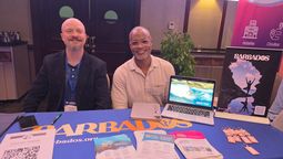 Santiago Botero y Corey Garrett de la Oficina de Turismo de Barbados (BTMI).